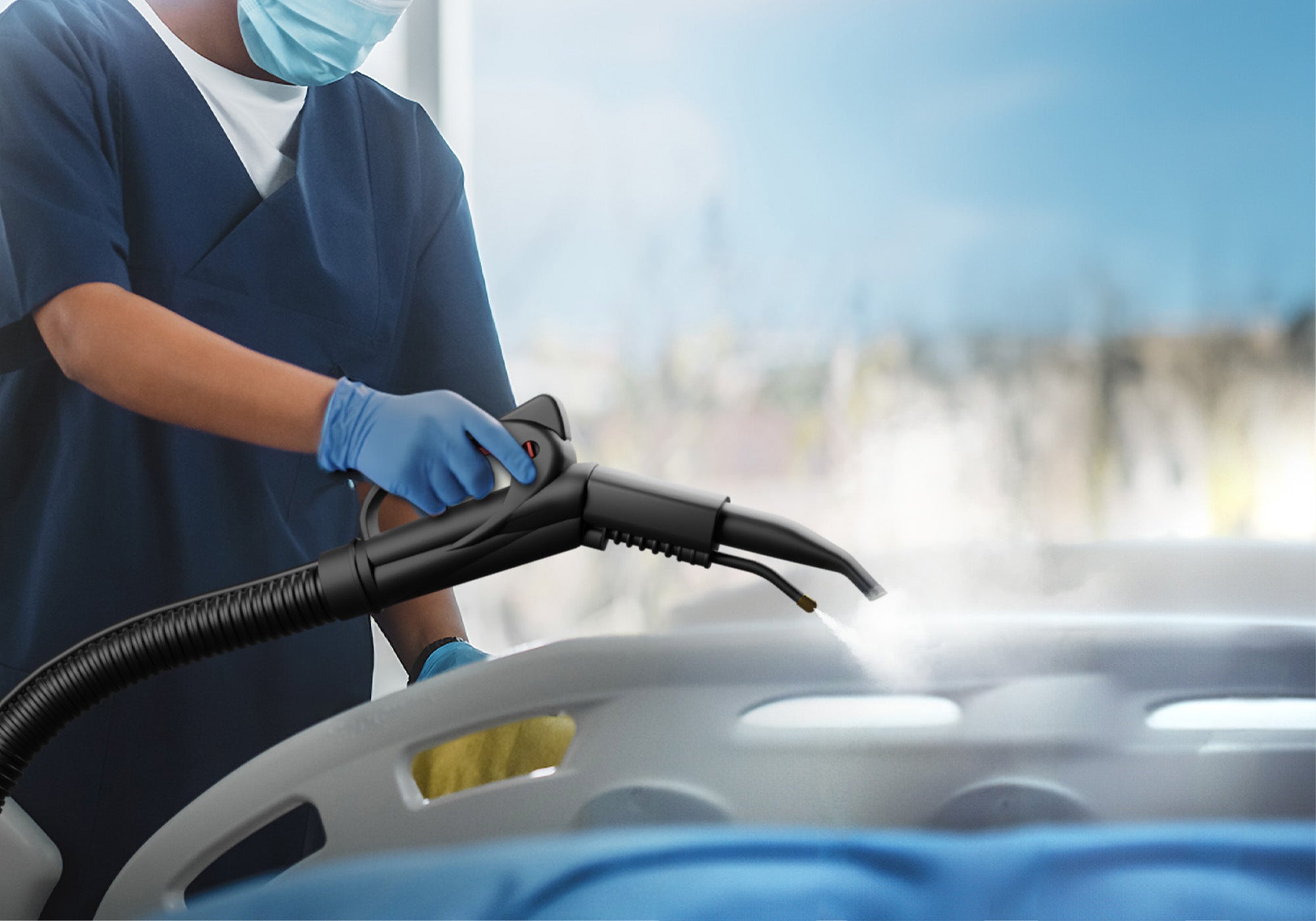 Ein Krankenhaus wird mit einem FRANK Trockendampfreiniger der bSteam-Serie gereinigt