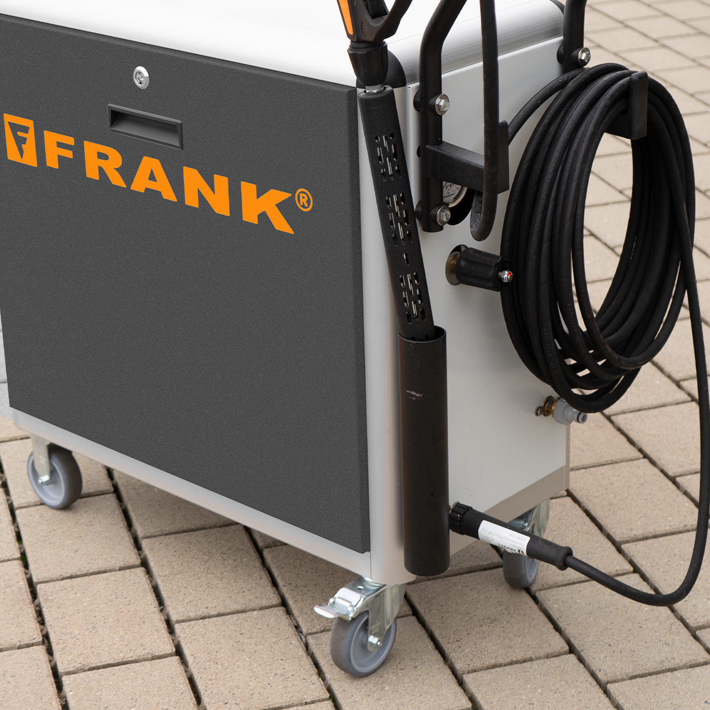 Eine Lanzenhalterung eines FRANK Hybridreinigers